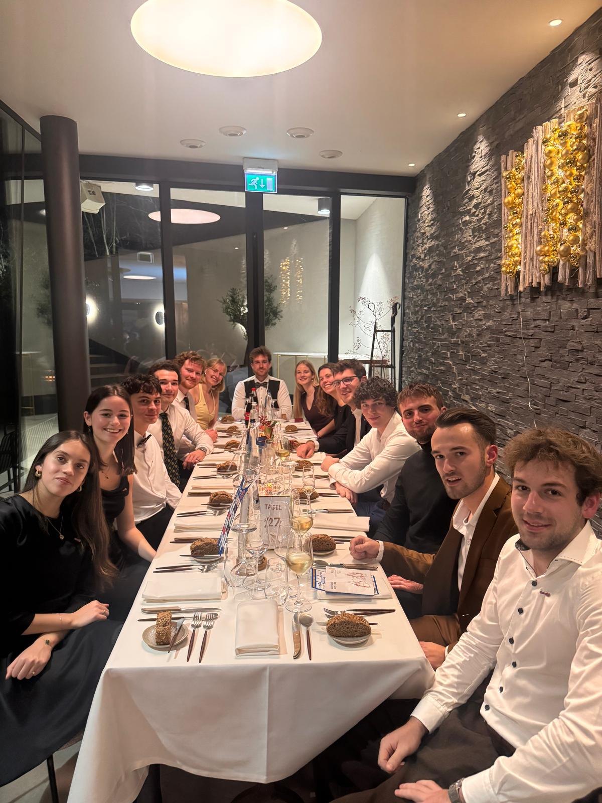 Clubdiner met leden van Rotaract Gaasbeek Pajottenland