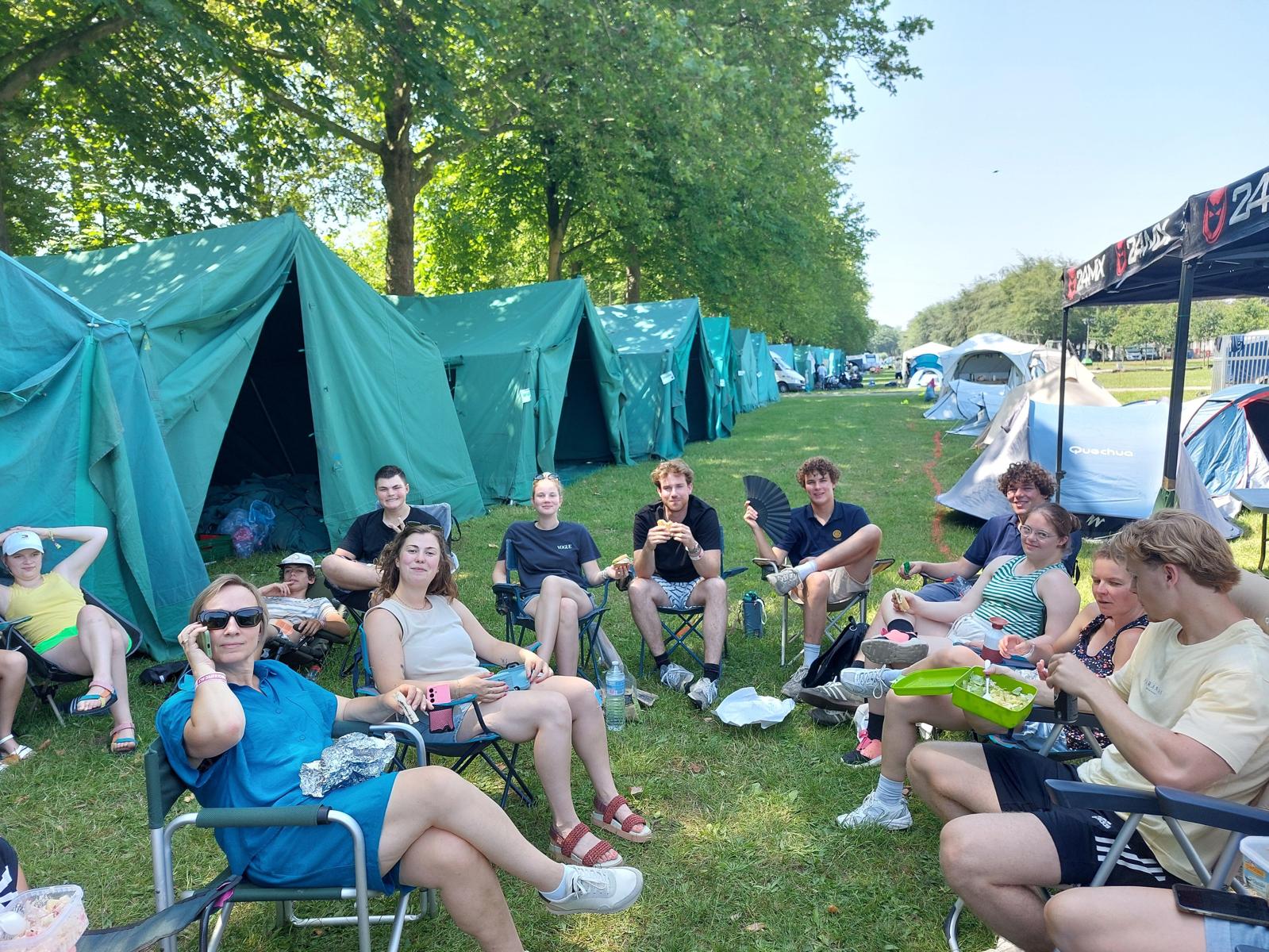 Rustmoment op het terrein van Rock for Specials