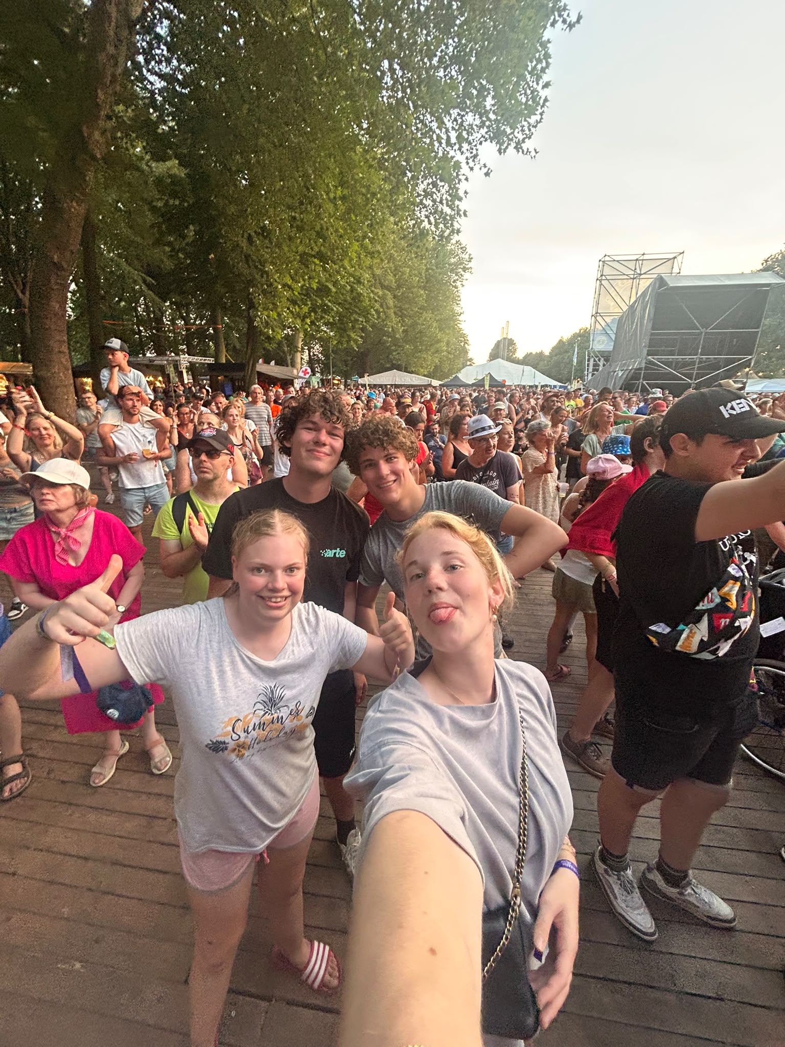 Publiek en Rotaractleden tijdens Rock for Specials